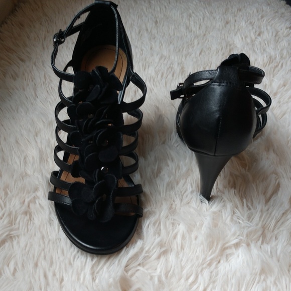 Kenneth Cole Black Leather Gladiator Heels - Picture 3 of 4